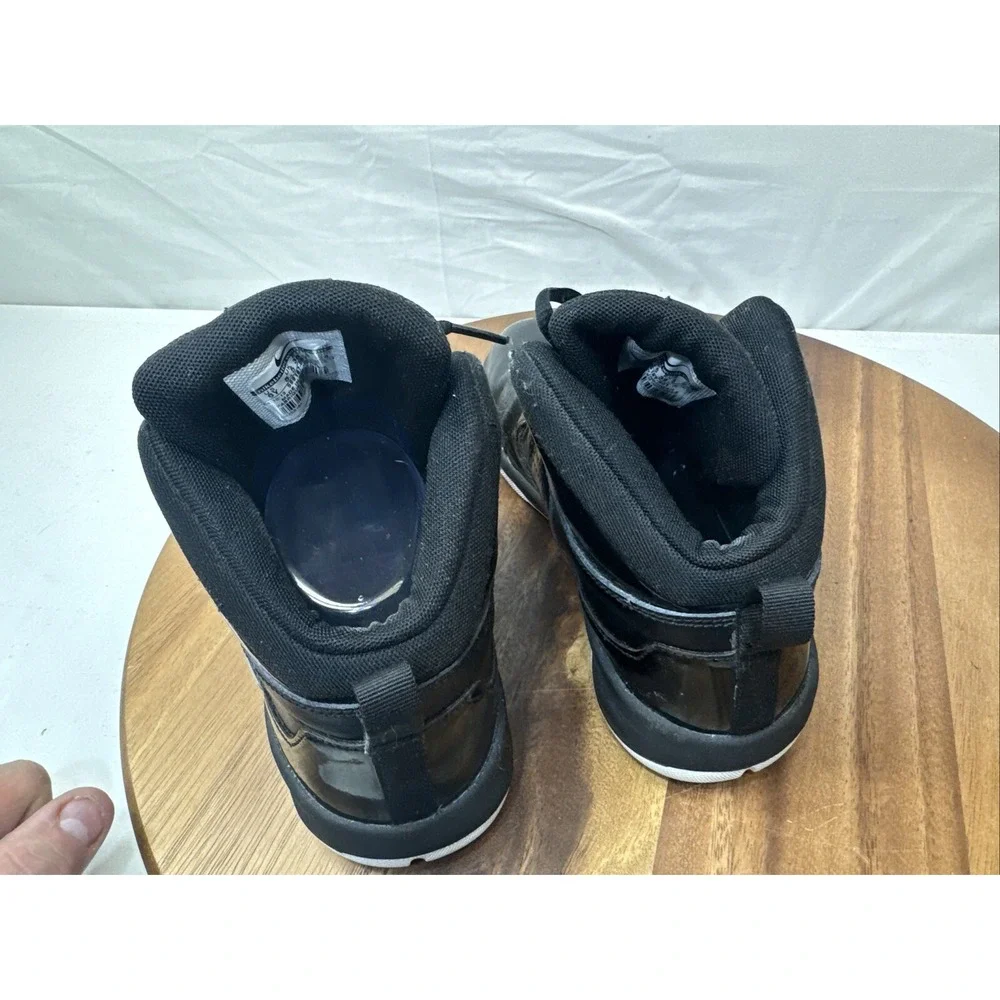 NIKE KIDS TEAM HUSTLE D6 6Y BASKETBALL SHOES 599187-001 BLACK‎
